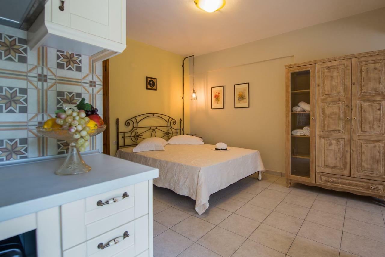 Sofia'S House Apartment Vourvourou Ngoại thất bức ảnh