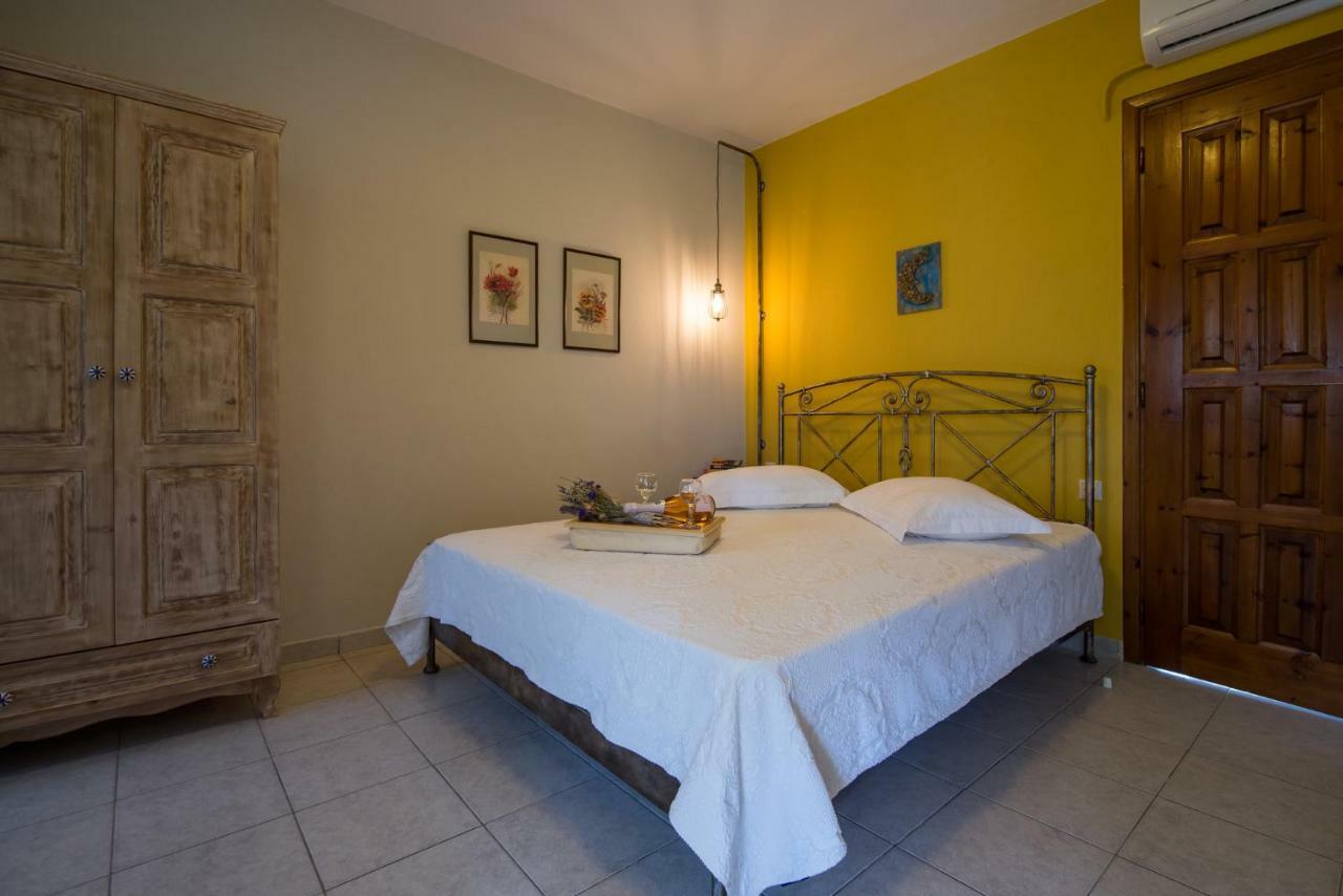 Sofia'S House Apartment Vourvourou Ngoại thất bức ảnh